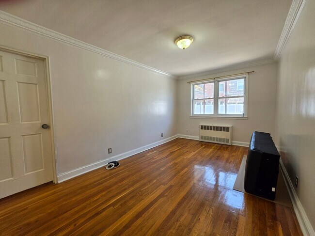 Foto del edificio - 2052 E 60th St