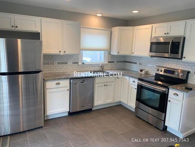 Building Photo - 173 Parkway N