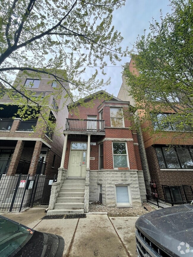 Building Photo - 604 N May St