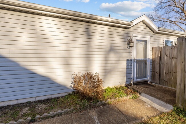 Foto del edificio - 1012 Danbury Cir