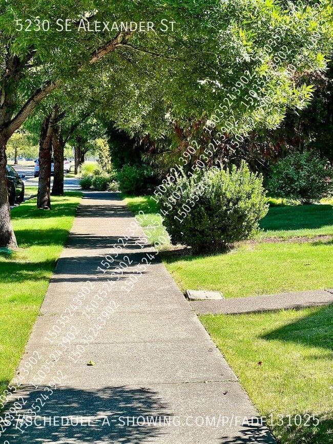 Photo - 5230 SE Alexander St House