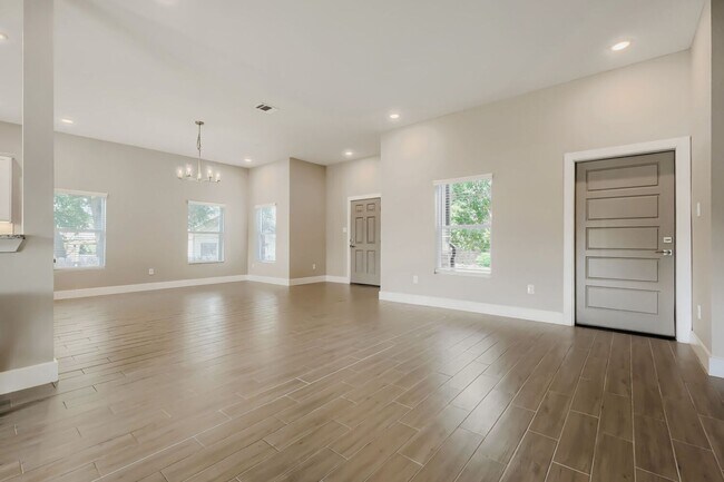 Building Photo - 4303 Moss Ct