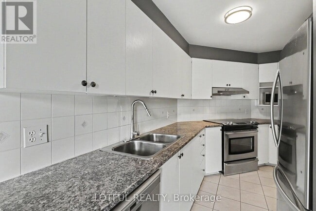 Building Photo - 1663 Locksley Ln