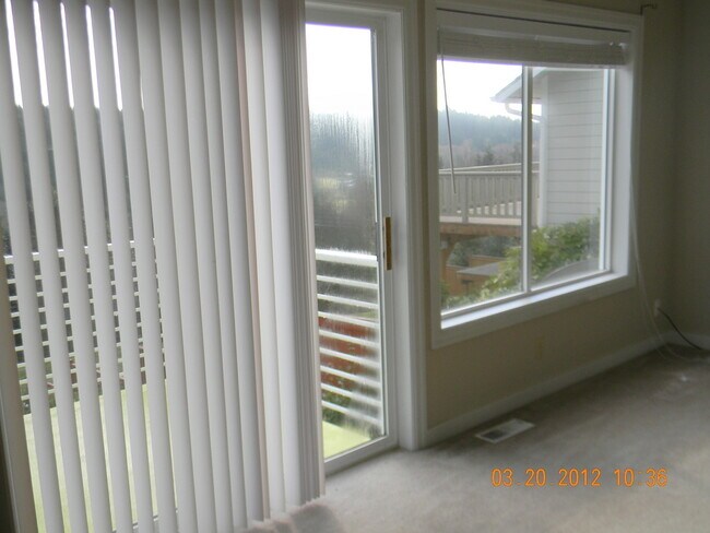 Building Photo - North Gig Harbor 3 bed 2.5 bath ~2,600sqft