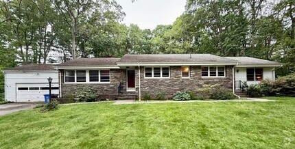 Building Photo - 15 Highland Rd