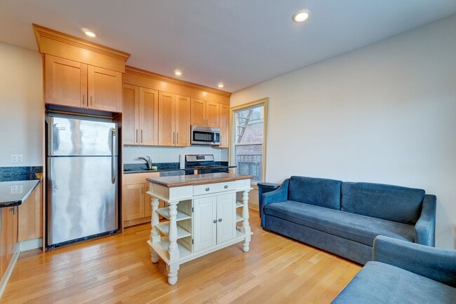 Foto del edificio - FG Rooms and Short Term Rentals