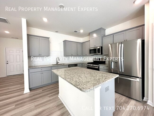 Photo - 2789 Yeager Dr NW House