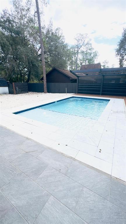 Foto del edificio - 14614 Bayonne Rd