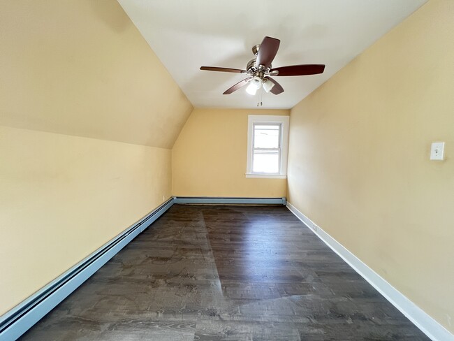 Building Photo - 32 Fabyan Pl