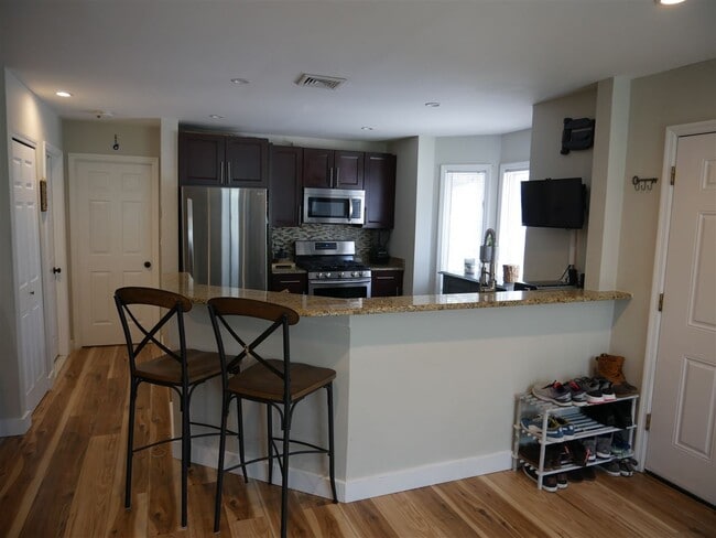 Building Photo - 301 St Michaels Walk