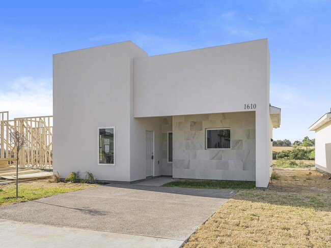 Foto del edificio - 1610 Lomas Del Sur