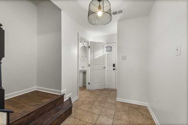 Foto del edificio - 712 White Walnut Ln