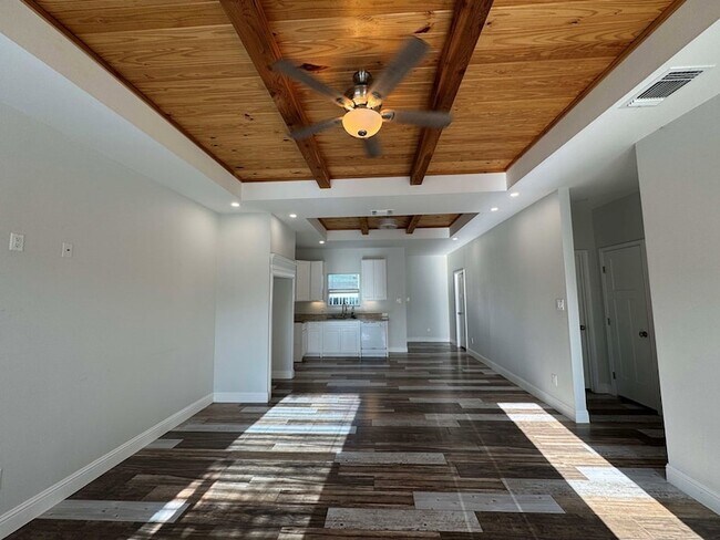Building Photo - 4122 Dalia St