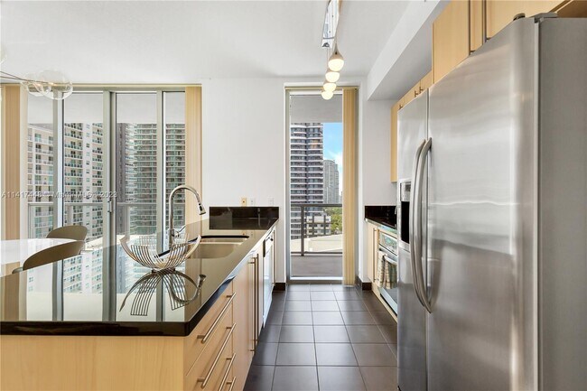Foto del edificio - 79 SW 12th St
