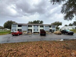 Building Photo - 3373 S Royal Oaks Dr