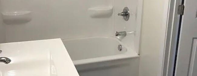 Building Photo - Available August 1, 2026 - 4BR 2BA next to Cascades Gold Course