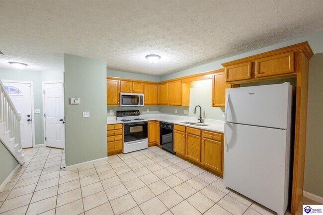 Foto del edificio - 111 Poplar Cir
