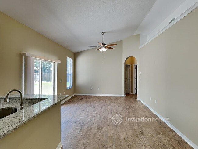 Foto del edificio - 3719 Windy Meadow Dr