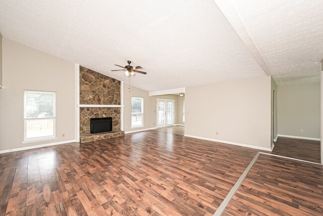 Foto del edificio - 2468 Mistletoe Ln SW
