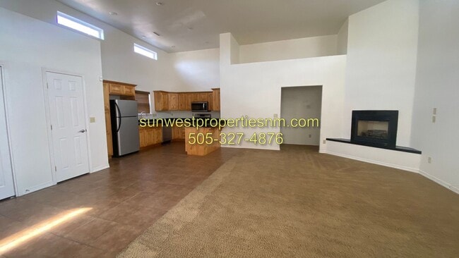 Foto del edificio - 3 Bedroom, 2 Bathroom Condo with 2 Car Gar...