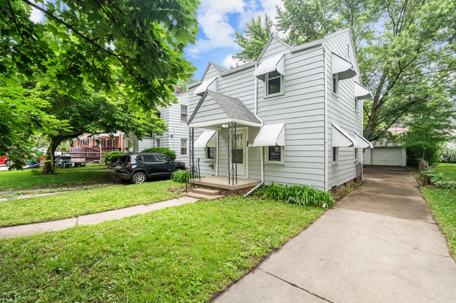 Building Photo - 757 Durango Dr