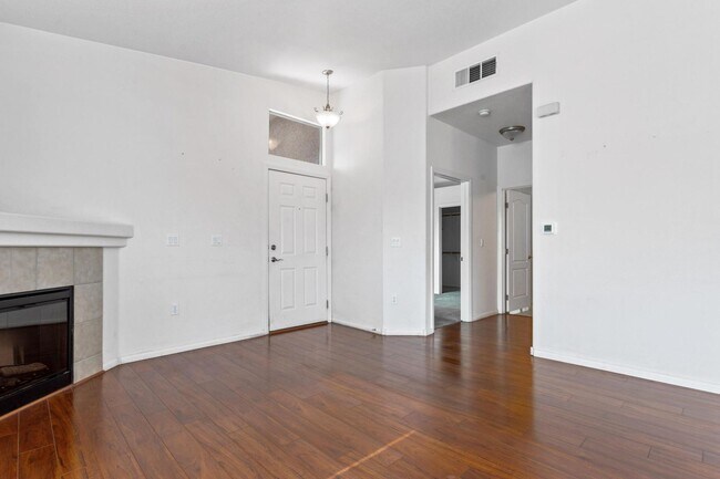 Foto del edificio - 8805 Jeffreys St