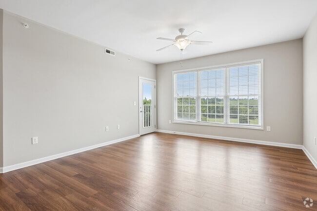 2BR, 2BA - 1,109SF - Living Room - The Aspen