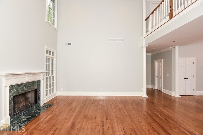 Foto del edificio - 545 Telford Pl NE