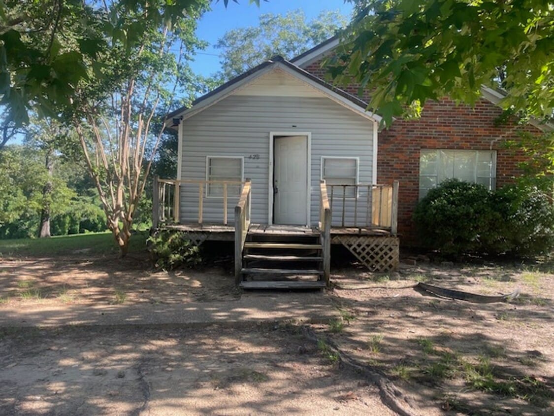Primary Photo - Renovated 2 Bedroom 1.5 Bath Home for Rent!!