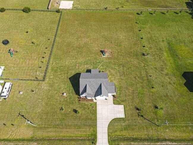 Building Photo - 2935 Duck Pond Rd