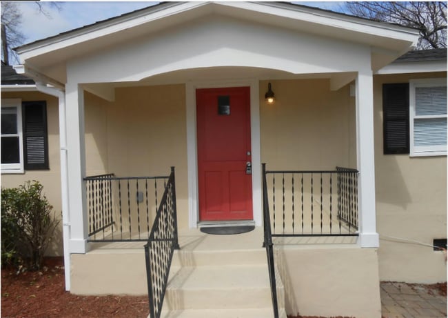 Building Photo - 205 E Glenn St