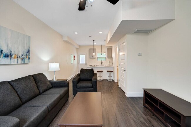 Building Photo - 874 Needmore Rd