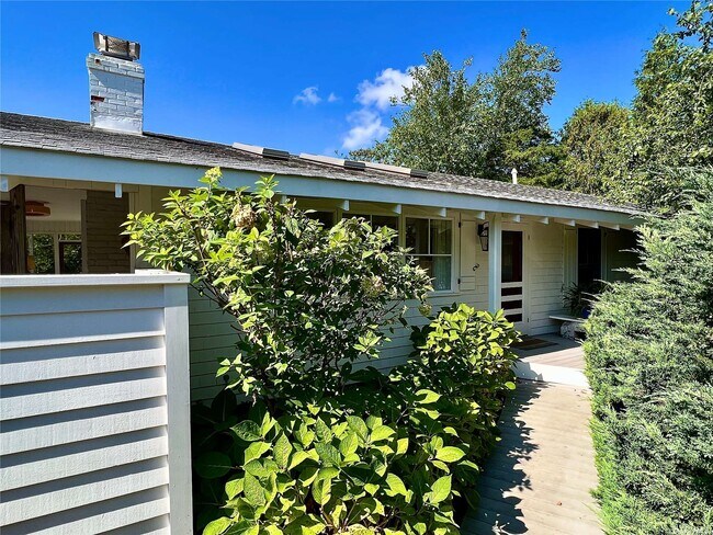 Building Photo - 51 Jacqueline Dr
