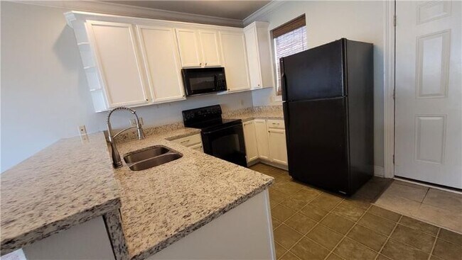 Building Photo - 4512 Pontchartrain Dr