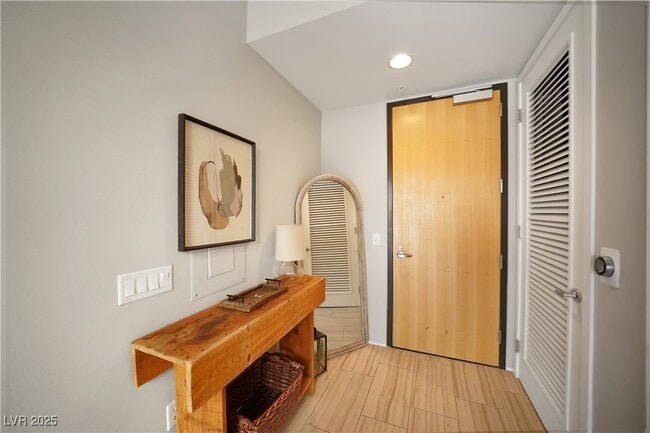 Building Photo - 353 E Bonneville Ave