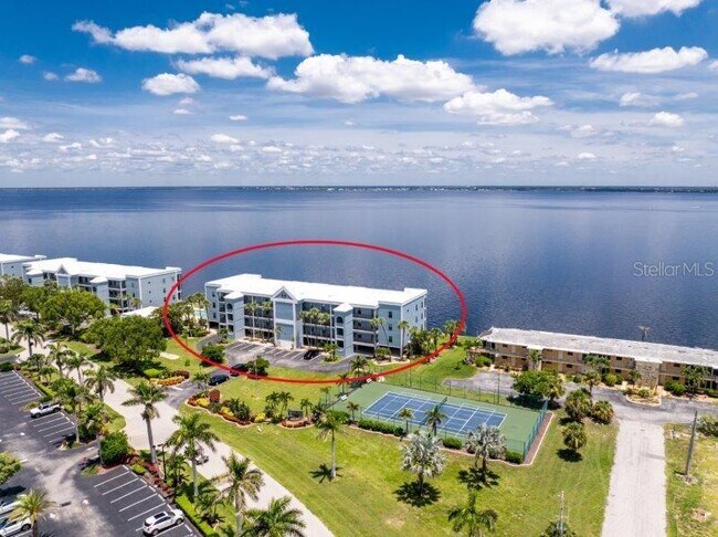 Foto del edificio - 1750 Jamaica Way