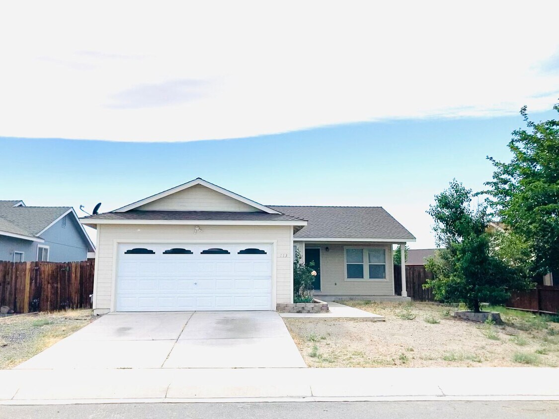 Primary Photo - Charming 3 Bedroom