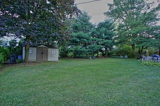 Building Photo - 136 Brookside Avenue