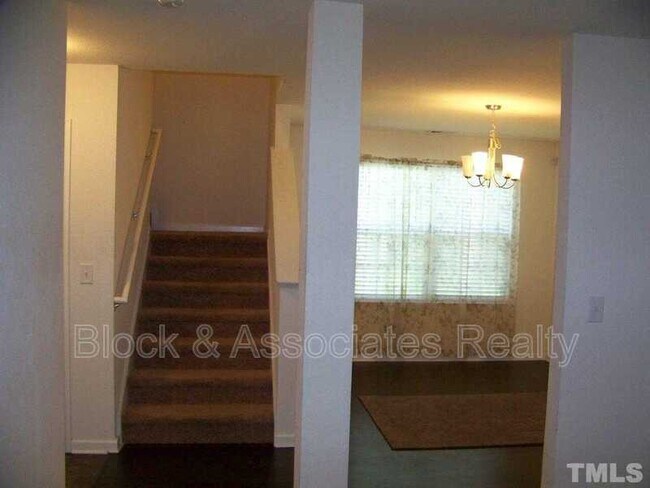 Foto del edificio - 101 Stone Chase Way