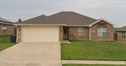 Building Photo - 3601 Salt Fork Dr