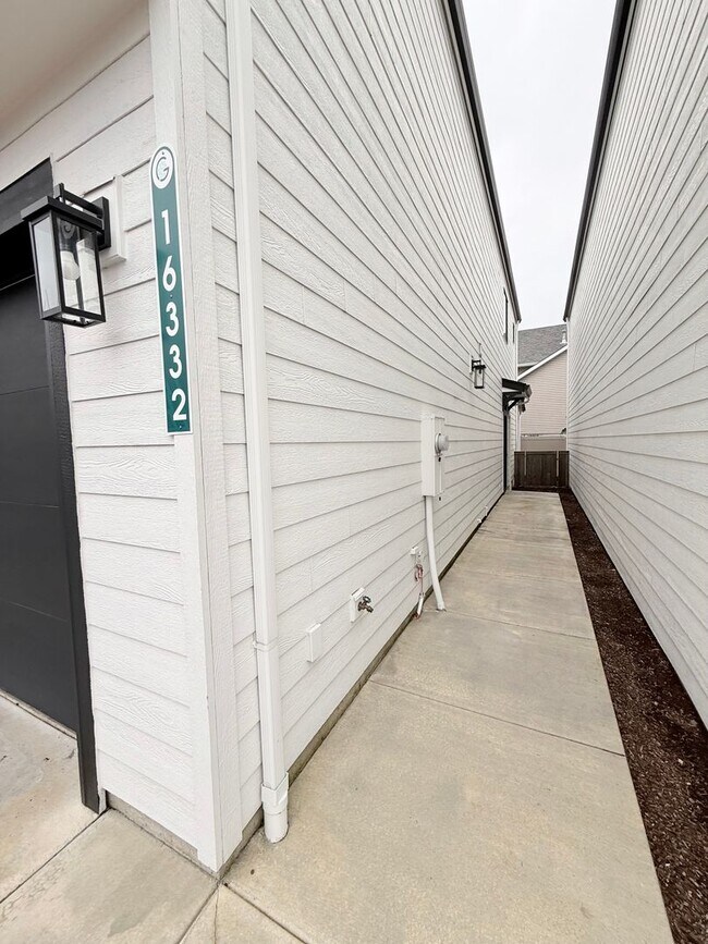 Foto del edificio - Gorgeous 3 Bedroom 2.5 Bathroom Home-Union Highschool