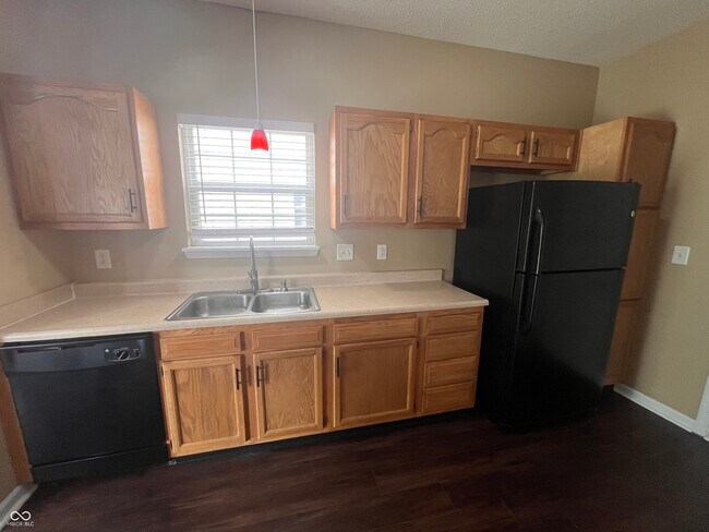 Foto del edificio - 7212 Parklake Pl