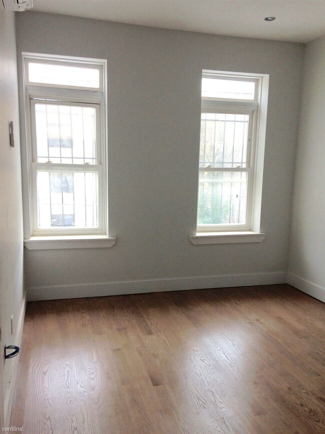 Building Photo - 492 Marion St