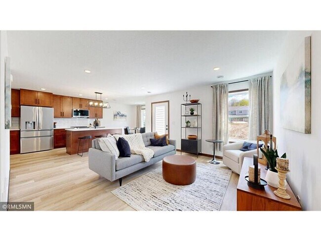 Foto del edificio - 18001 Walnut Circle