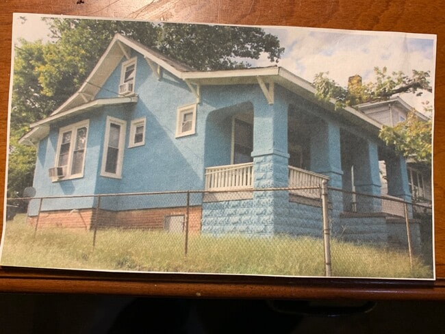 Building Photo - 400 W 26th St