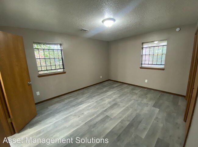 Foto del edificio - 5 br, 2 bath House - 2305 Flair Drive