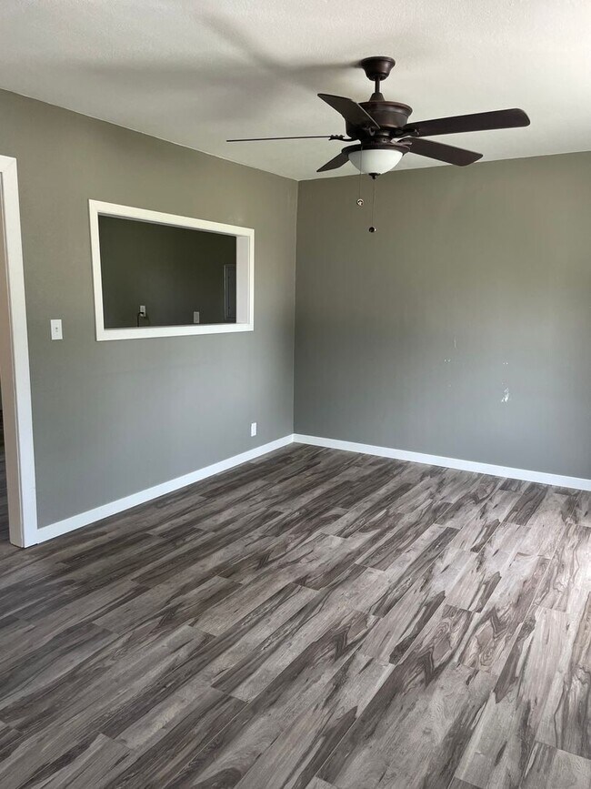 Foto del edificio - Nice and neat 2 bedroom ranch $795 mo/$795...