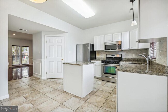 Foto del edificio - 8360 Hunter Murphy Cir