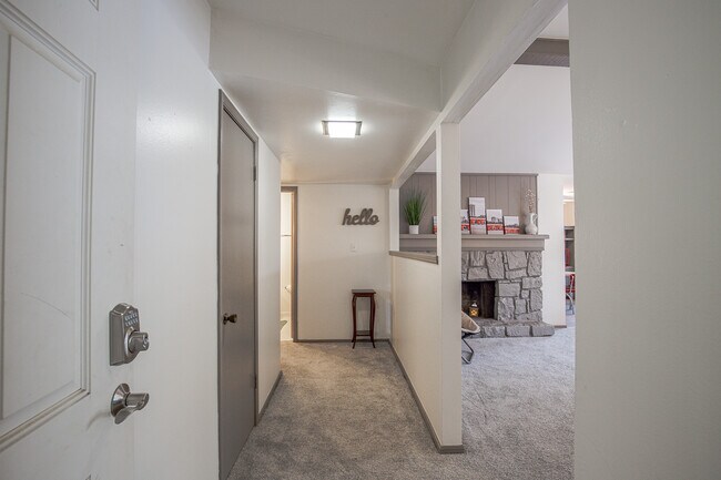 Foto del edificio - 6711 S Richmond Ave