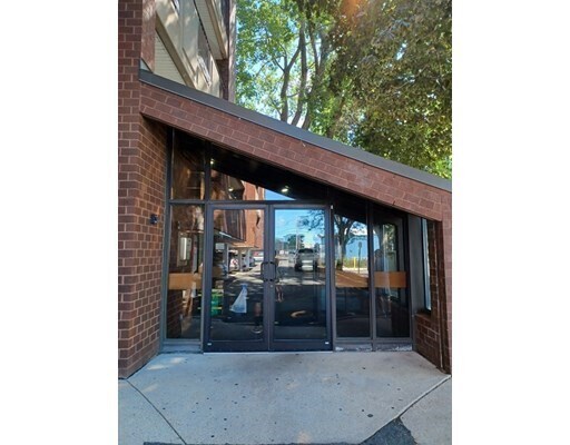 Building Photo - 39 Parlin St